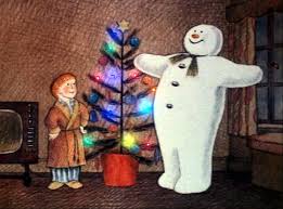 Bald ist Weihnachten - Schneemann neben Weihnachtsbaum © BJF